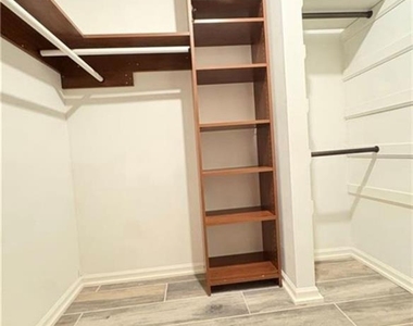3285 Rollingbrook Way - Photo Thumbnail 9