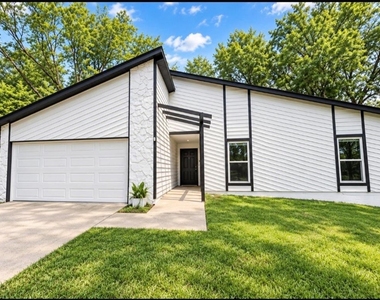 3285 Rollingbrook Way - Photo Thumbnail 5