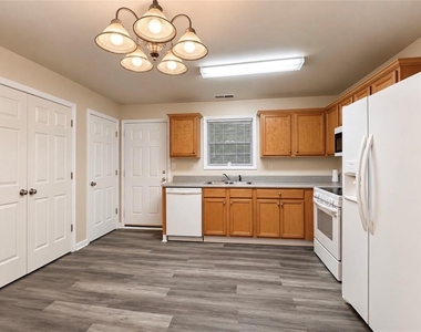 230 Hiram Terrace - Photo Thumbnail 5