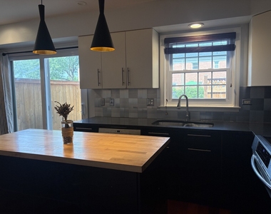 2156 Rugen Road - Photo Thumbnail 3