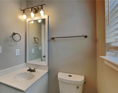 121 Heritage Way - Photo Thumbnail 14