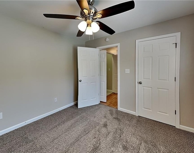 121 Heritage Way - Photo Thumbnail 13