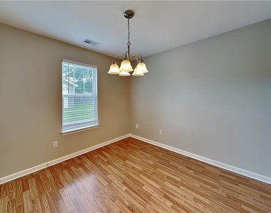 121 Heritage Way - Photo Thumbnail 7
