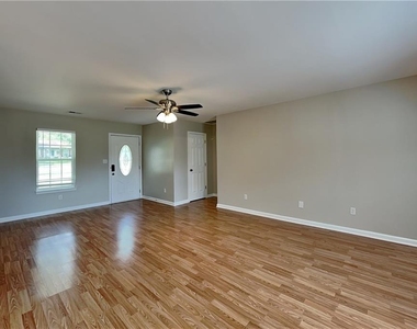 121 Heritage Way - Photo Thumbnail 3