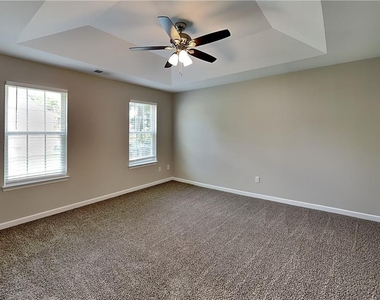 121 Heritage Way - Photo Thumbnail 8