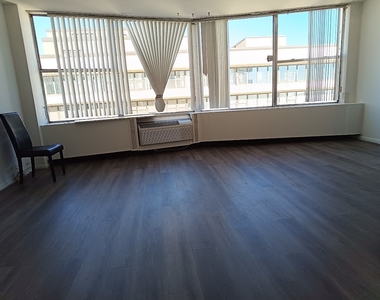 5757 N Sheridan Road - Photo Thumbnail 3