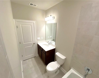 912 Sweetwater Grove - Photo Thumbnail 20