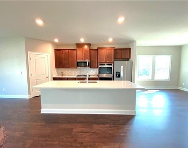 912 Sweetwater Grove - Photo Thumbnail 10