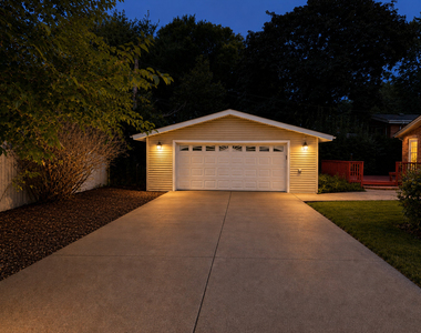 274 W Pleasant Hill Boulevard - Photo Thumbnail 2