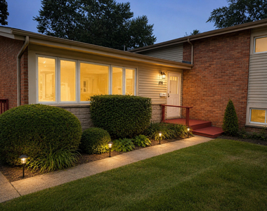 274 W Pleasant Hill Boulevard - Photo Thumbnail 1