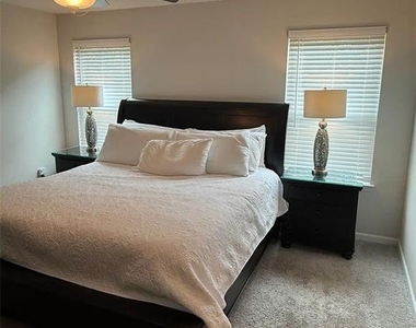 5542 Plain Field Lane - Photo Thumbnail 12