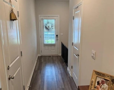 5542 Plain Field Lane - Photo Thumbnail 3