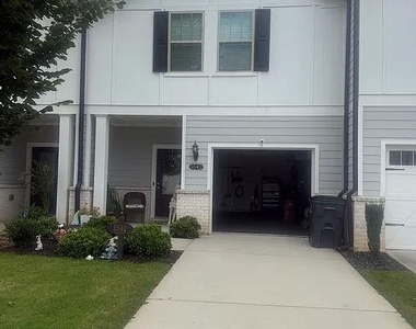 5542 Plain Field Lane - Photo Thumbnail 1