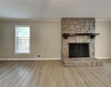 255 Saint Patrick Drive Sw - Photo Thumbnail 1