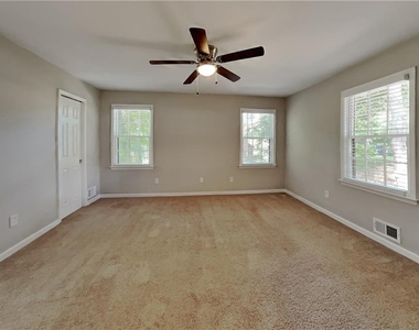 255 Saint Patrick Drive Sw - Photo Thumbnail 6