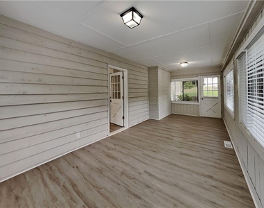 255 Saint Patrick Drive Sw - Photo Thumbnail 16