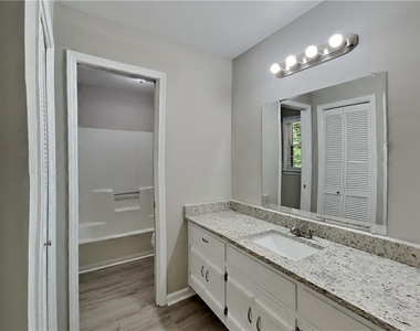 255 Saint Patrick Drive Sw - Photo Thumbnail 14