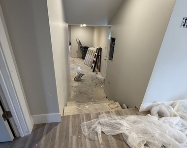 16901 Crane Avenue - Photo Thumbnail 17