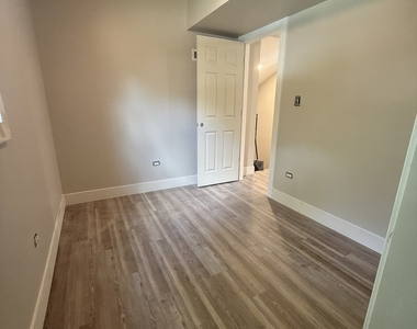 16901 Crane Avenue - Photo Thumbnail 20