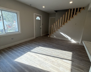 16901 Crane Avenue - Photo Thumbnail 1