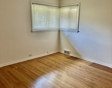 531 Pinecrest Lane - Photo Thumbnail 8