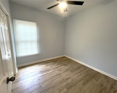 994 Sims Street - Photo Thumbnail 12