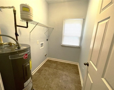 994 Sims Street - Photo Thumbnail 20