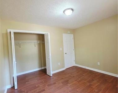 186 S Red Oak Way - Photo Thumbnail 5