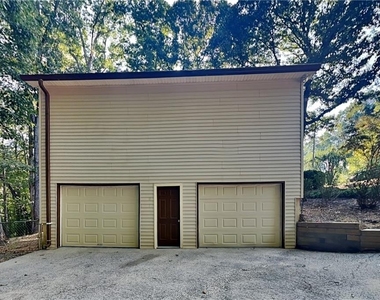 327 Pine Trail - Photo Thumbnail 15