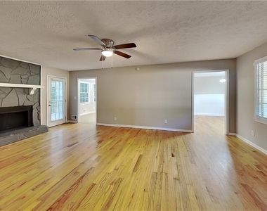327 Pine Trail - Photo Thumbnail 3