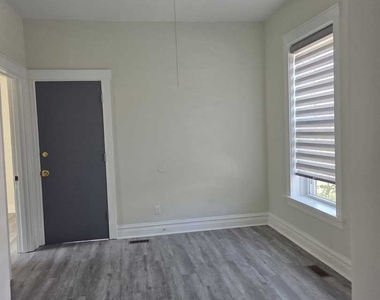 6207 S Bishop Street - Photo Thumbnail 3