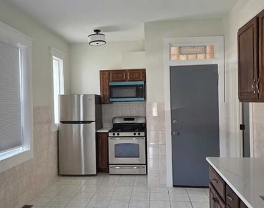 6207 S Bishop Street - Photo Thumbnail 4