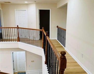 830 Pimlicon Place - Photo Thumbnail 9