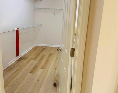 830 Pimlicon Place - Photo Thumbnail 11