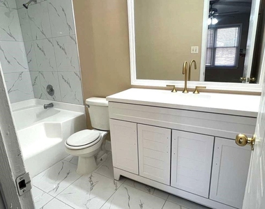 7941 Creekstone Way - Photo Thumbnail 12