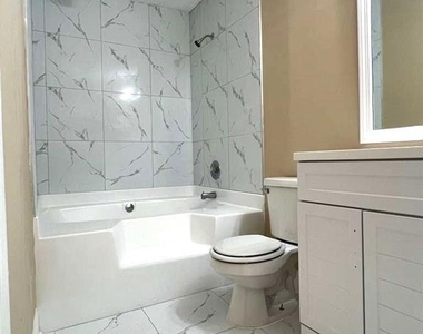 7941 Creekstone Way - Photo Thumbnail 11
