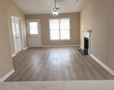 7941 Creekstone Way - Photo Thumbnail 6
