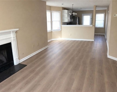 7941 Creekstone Way - Photo Thumbnail 2