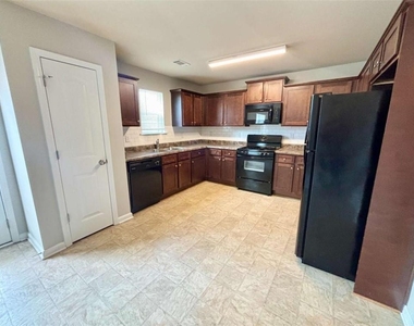 31 Brookwood Pass - Photo Thumbnail 6
