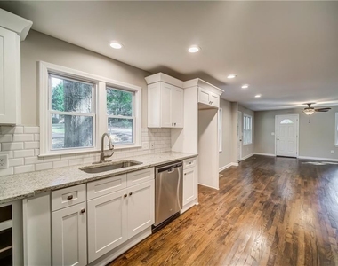 6429 Gordon Street - Photo Thumbnail 6