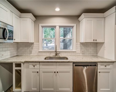 6429 Gordon Street - Photo Thumbnail 5