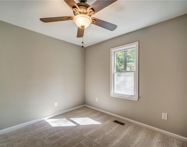 6429 Gordon Street - Photo Thumbnail 9