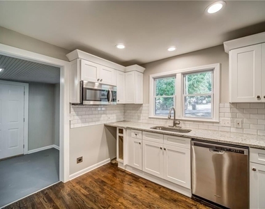 6429 Gordon Street - Photo Thumbnail 7
