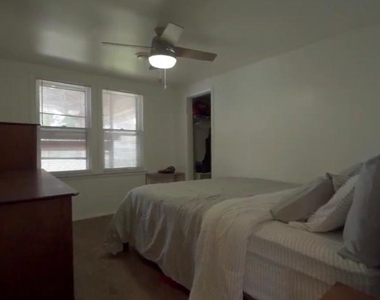 2303 Sweetbriar Avenue - Photo Thumbnail 2