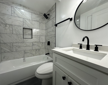 4338 N Clarendon Avenue - Photo Thumbnail 15