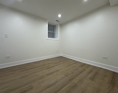 4338 N Clarendon Avenue - Photo Thumbnail 21