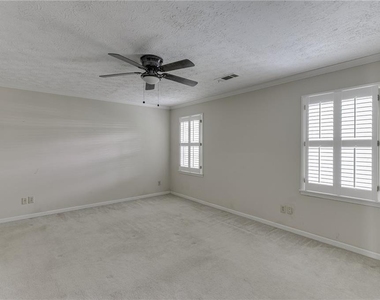 766 Chesterfield Drive - Photo Thumbnail 29