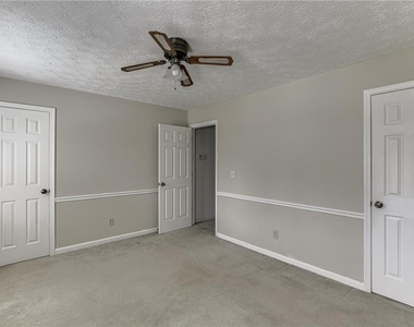 766 Chesterfield Drive - Photo Thumbnail 23