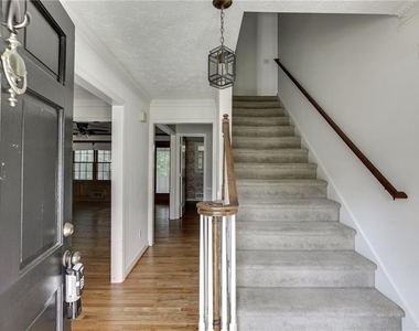 766 Chesterfield Drive - Photo Thumbnail 3