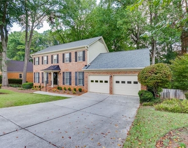 766 Chesterfield Drive - Photo Thumbnail 1